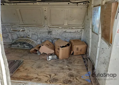 2013 Ford Econoline E350 Super Duty Van z USA, uszkodzony, nr VIN 1FTSS3EL1DDA37869